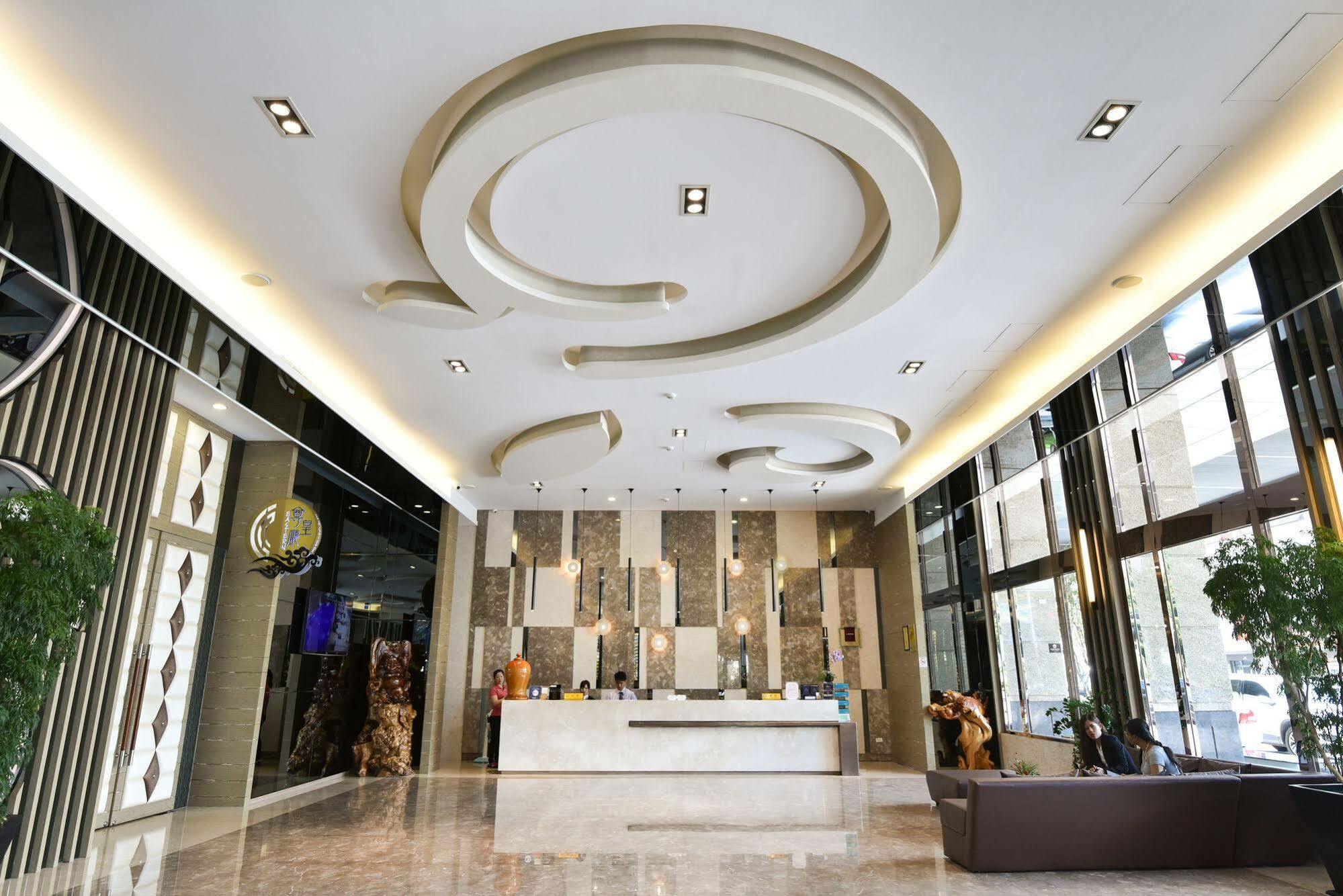 Tsun Huang Hotel Chiayi Exterior foto