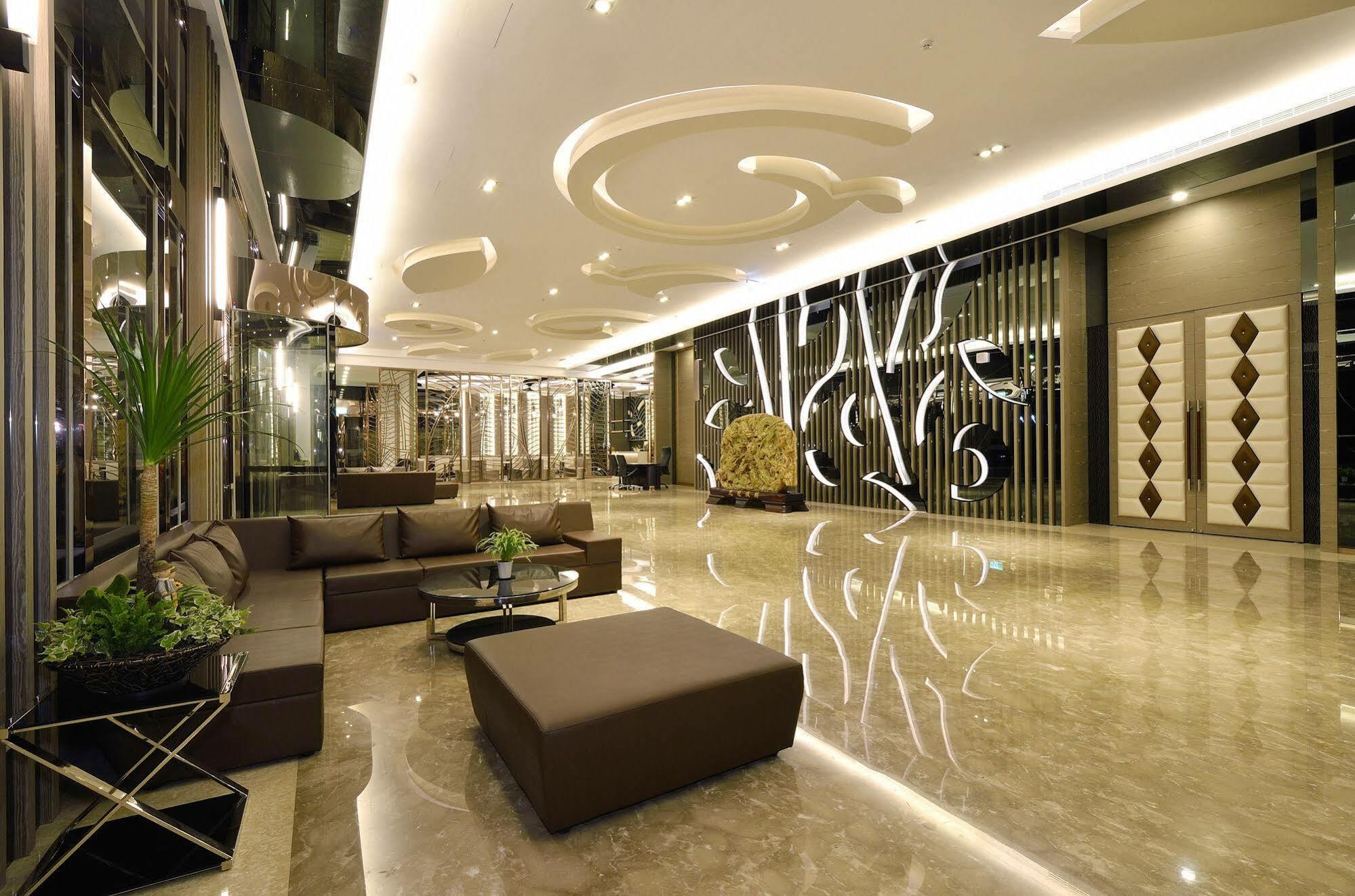 Tsun Huang Hotel Chiayi Exterior foto
