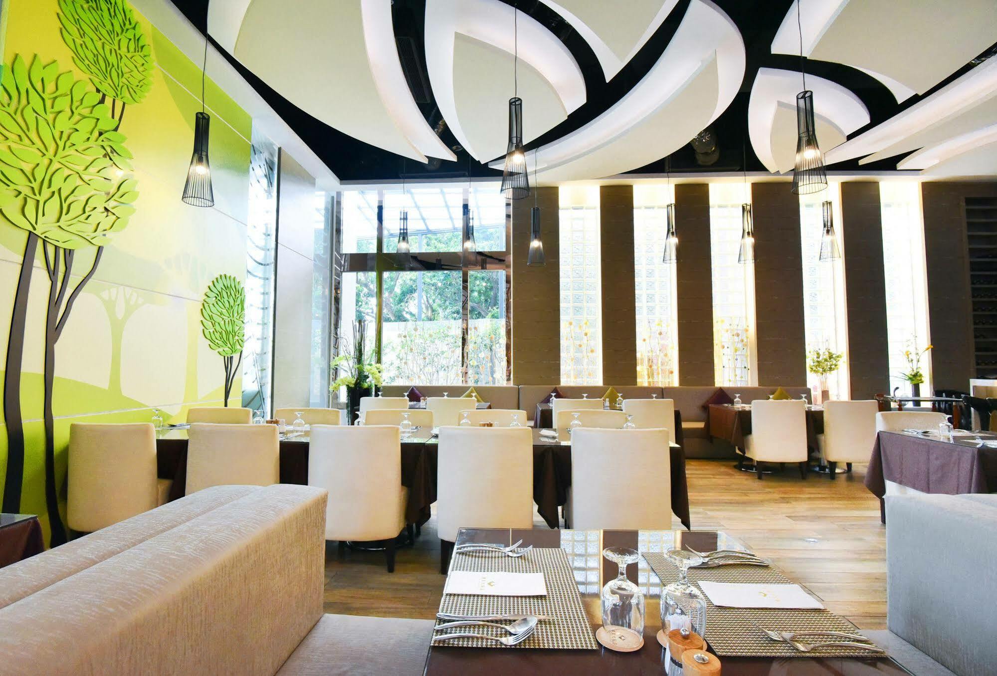 Tsun Huang Hotel Chiayi Exterior foto