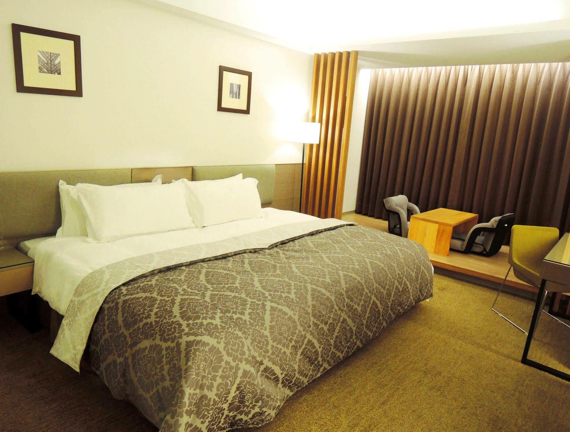 Tsun Huang Hotel Chiayi Exterior foto