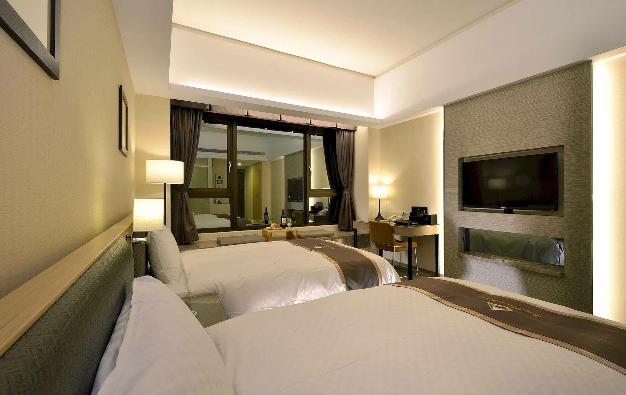 Tsun Huang Hotel Chiayi Exterior foto